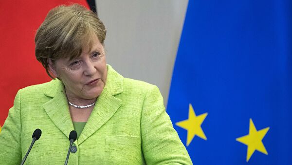 Merkelova: Moramo da konstatujemo da smo svi izloženi hibridnim napadima