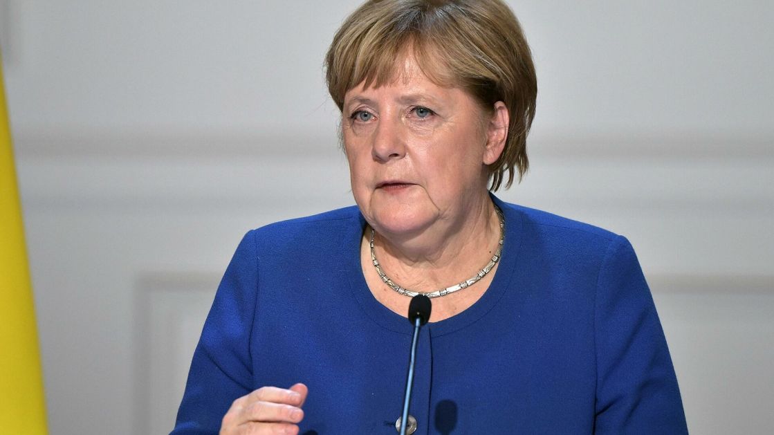 Merkelova: Moramo da ostanemo u dijalogu sa Rusijom
