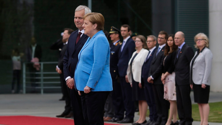Merkelova ponovo viđena kakao se trese! Portparol vlade: Nemačka kancelarka je dobro