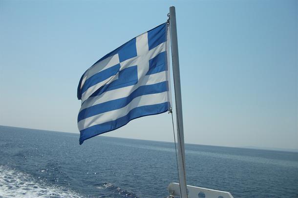 Mi hrlimo u Grčku, a oni kod nas?