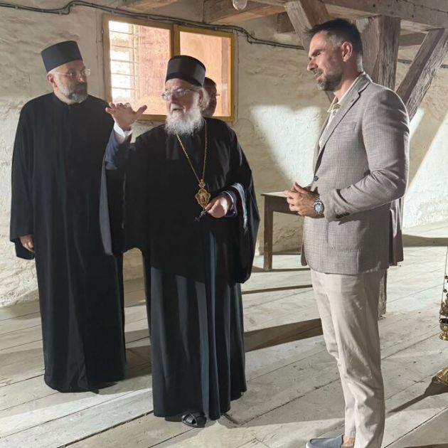 Mićin i mitropolit Vasilije obišli Petrovaradinsku tvrđavu gde će se graditi kapela