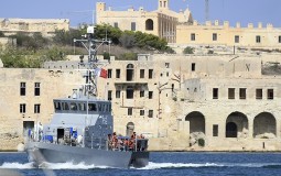 
					Migranti iz broda Akvarijus stigli na Maltu 
					
									