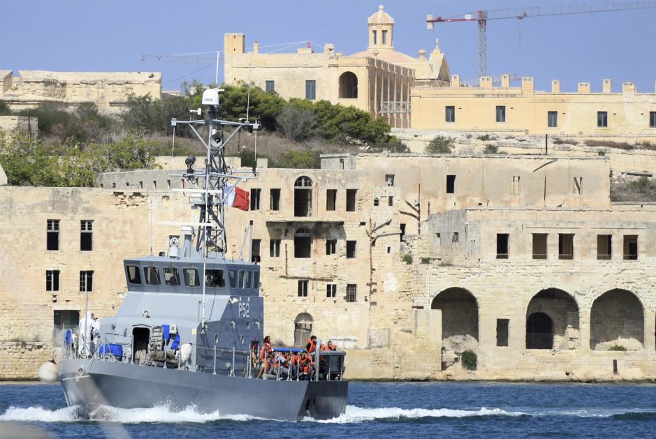 Migranti s broda Akvarijus stigli na Maltu