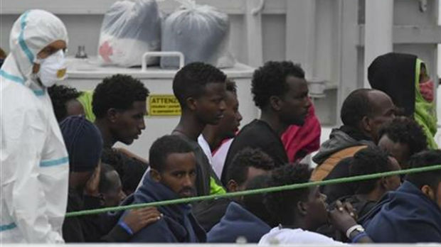 Migranti stigli na Siciliju, nema dozvole za iskrcavanje