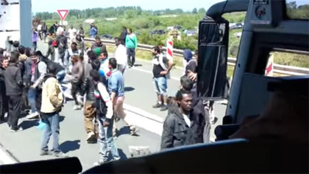 Posle tuče u  Beogradu migranti u Pazovi  (VIDEO)