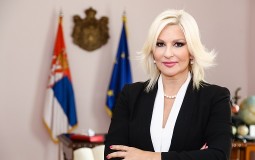 
					Mihajlović: Novim pretnjama opozicija pokazala ponovo da su njihova politika sila i bezakonje 
					
									