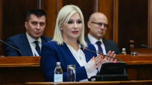 Mihajlović osudila uvrede upućene premijerki
