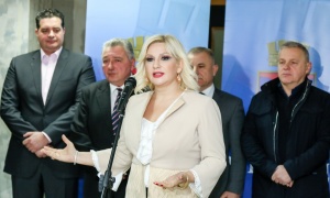 Mihajlović poziva premijerku: Vreme da najbolja među nama odluči!