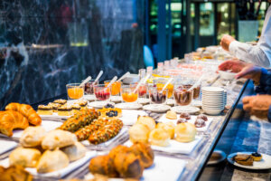 Mikrobiolog otkrio koju hranu izbegavati ako je doručak poslužen na švedskom stolu