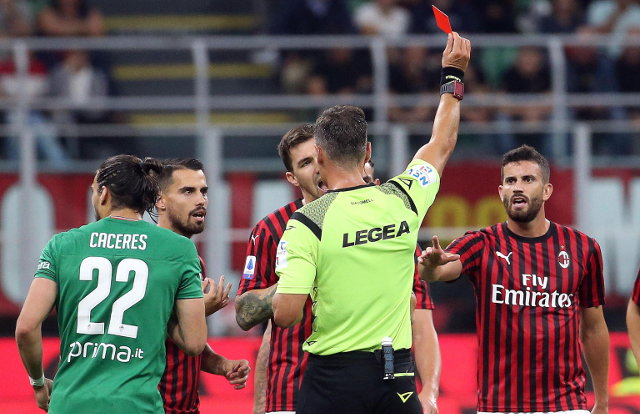 Milan ponižen, zvižduci odjekuju San Sirom, uz ovacije Riberiju, šta sledi? (video)
