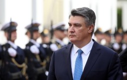 
					Milanović oštro kritikovao Orbanovu politiku 
					
									
