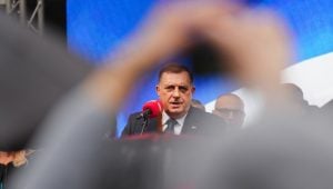 „Mile, lopove“ odjekuje Banjalukom: Skup podrške Milanu Miličeviću