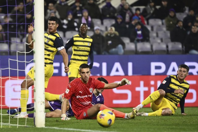 Milenković i Fiorentina izbegli ispadanje od drugoligaša