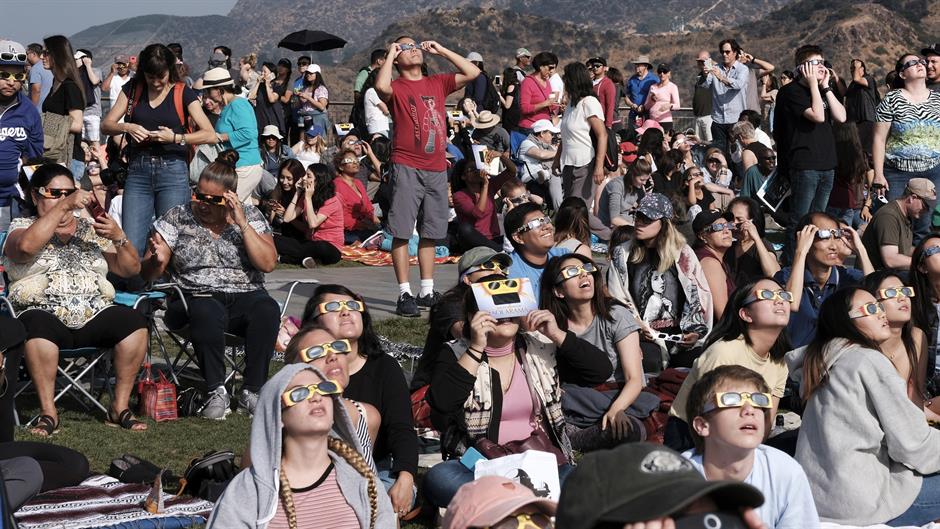Milioni ljudi posmatrali pomračenje Sunca