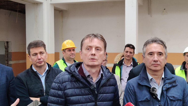 Ministar Darko Glišić obišao gradilište OŠ Dositej Obradović