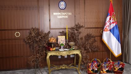 Ministar Gašić priredio božićni ručak za sedmočlanu porodicu pripadnika Vojske Srbije