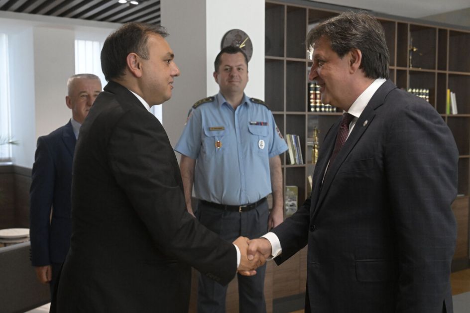 Ministar Gašić razgovarao sa delegacijom Nacionalnog saveta romske nacionalne manjine