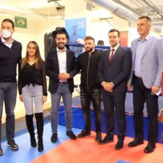 Ministar Momirović u poseti sportistima iz Novog Pazara