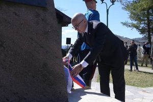 Ministar Vučević položio venac povodom Dana sećanja na žrtve NATO agresije