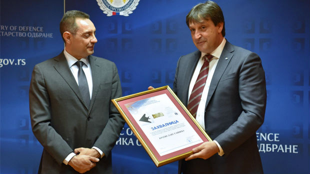 Ministar Vulin uručio zahvalnicu Gašiću