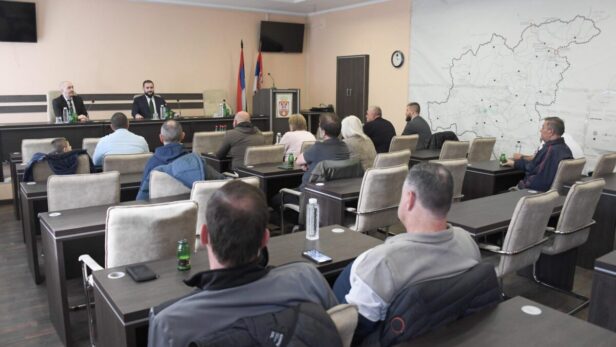 Ministar Zukorlić obišao Krupanj – Razgovor sa mještanima o svakodnevnim potrebama Bošnjaka