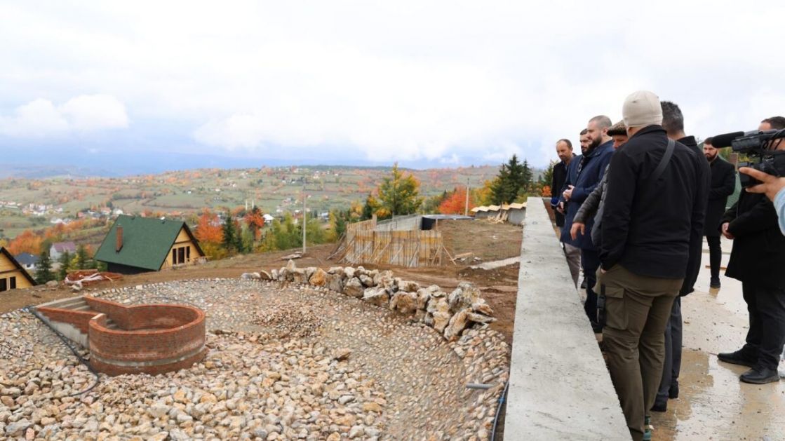 Ministar Zukorlić posjetio turistički kompleks u selu Draga
