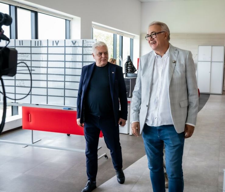 Ministar informisanja i telekomunikacija posetio Radio-televiziju Vojvodine