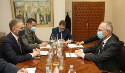 Ministar odbrane Srbije razgovarao sa šefom Misije OEBS o jačanju saradnje