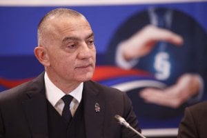 Ministar pravde Nenad Vujić osudio napad na prostorije SNS u Novom Sadu
