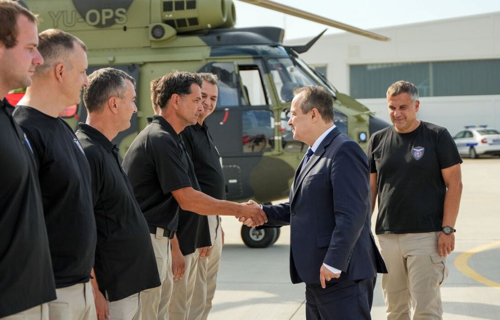 Ministar unutrašnjih poslova dočekao helikopterske jedinice koje su gasile požare u Crnoj Gori