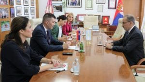 Ministar za rad razgovarao sa ambasadorom Argentine Estanislaom Zavelsom