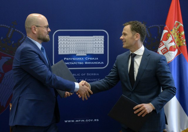 Ministarstvo finansija i NIS potpisali Ugovor o donaciji vredan 60 miliona evra FOTO