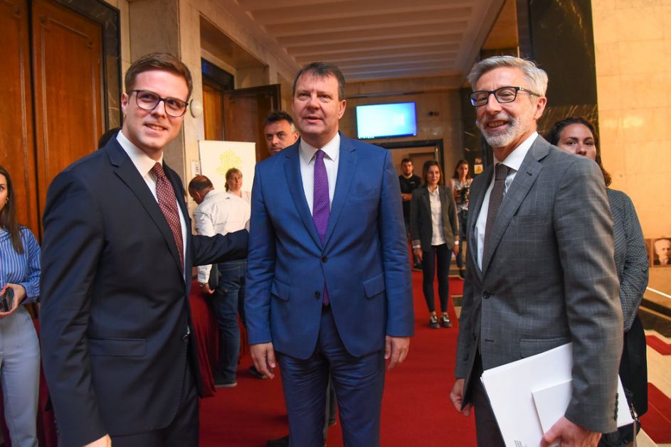 Mirović i ambasador Francuske razgovarali o ekonomskoj saradnji i zelenoj agendi
