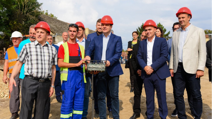 Mirović položio kamen temeljac za izgradnju nove sportske hale u Despotovu (FOTO)