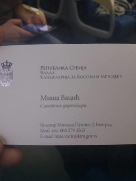 Miša Vacić u ruskom vozu delio vizit karte koje konačno potvrđuje KOJA JE NJEGOVA FUNCKIJA