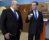 Mišustin i Medvedev sa ministrima vlade u ostavci