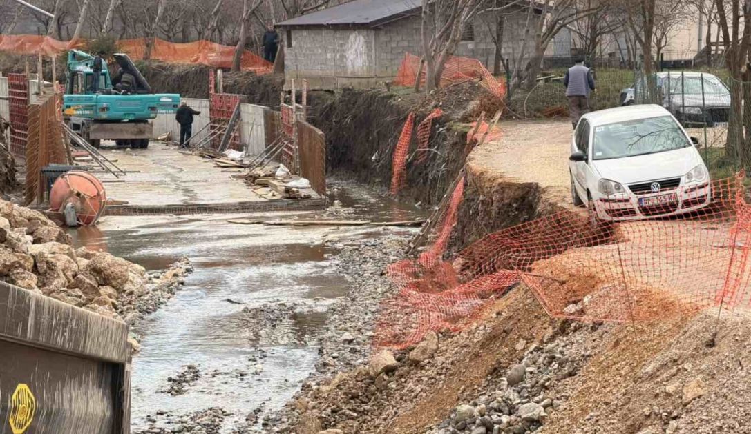Mještani Trnave blokirani: četvrti dan bez pristupa kućama