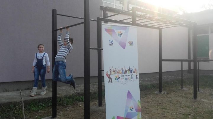 Mladi napravili park za vežnbanje u školskom dvorištu