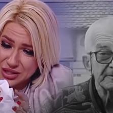 Mnogi gledaju u gest Jovane Jeremić na sahrani oca - stari pravoslavni običaj koji simbolizuje Hrista kao „svetlost sveta