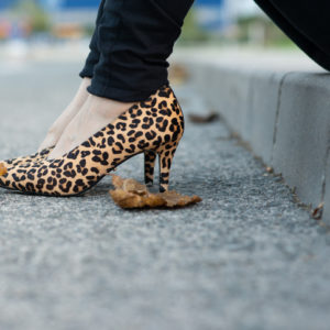 Modeli cipela koje ne treba da nose žene nakon 40-te: Oni će vas učiniti starijom