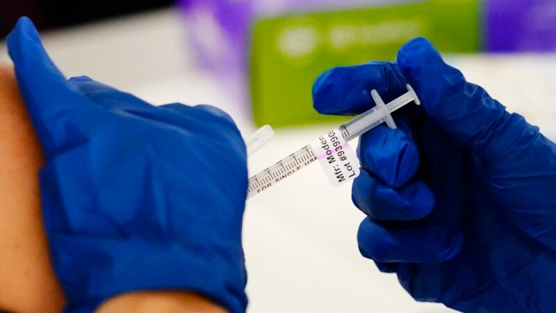 Moderna i Fajzer: Nova vakcina efikasna protiv mutiranog soja kovida  