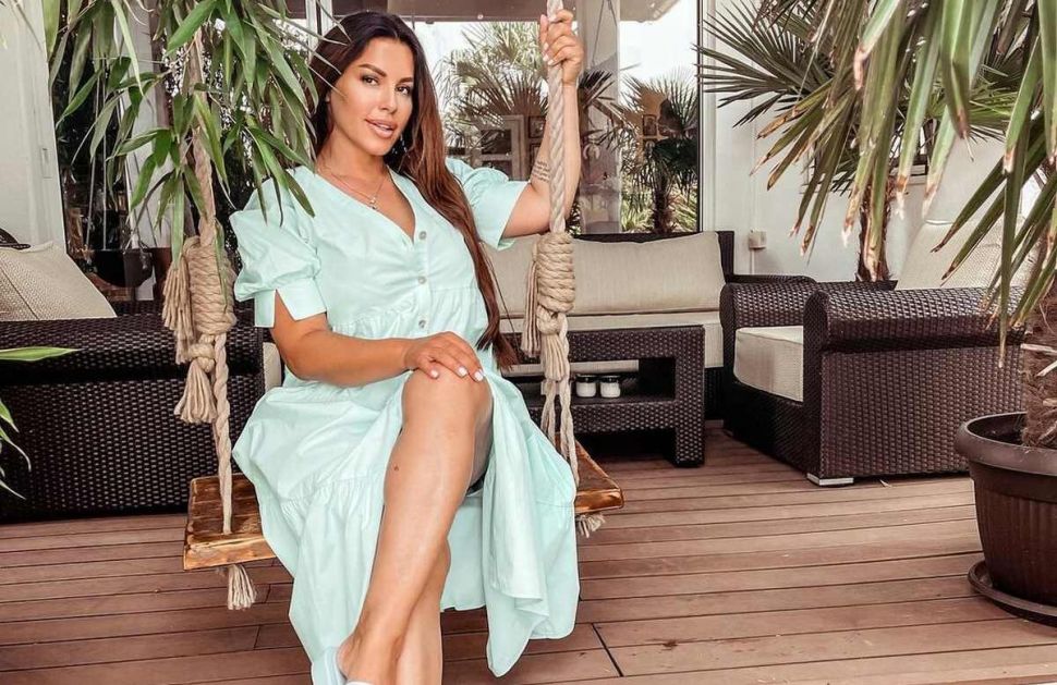 Moderna dnevna soba kao sa Pinteresta: Seka Aleksić iza zidina porodičnog doma krije savršensto