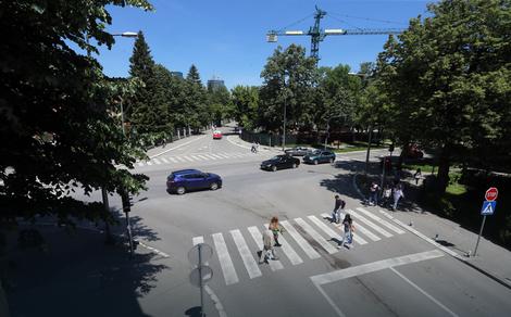Montažnim raskrsnicama do manjih saobraćajnih gužvi u Banjaluci: Niče još jedan kružni tok u centru grada