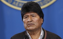 
					Predsednik Narodne skupštine Bolivije i dva ministra podneli ostavke 
					
									