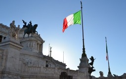 
					Moskovisi želi da Italija izbegne sankcije 
					
									