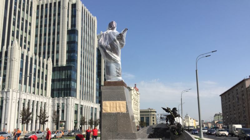Moskva: Otkriven spomenik Kalašnjikovu dizajneru puške AK-47