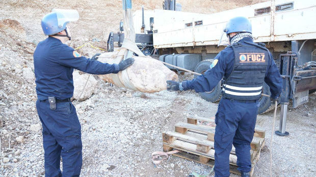 Mostar, pronađena bomba i natovarena na prikolicu