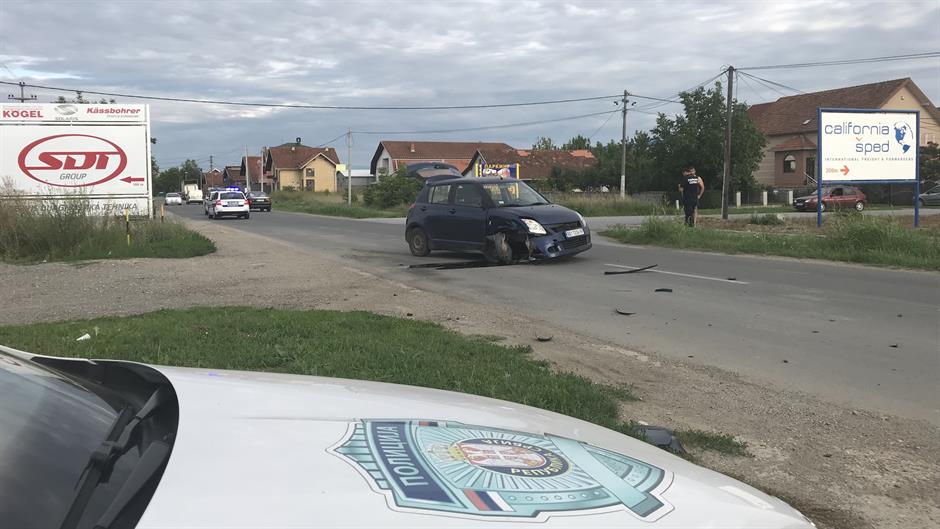 Motociklista poginuo u saobraćajnoj nesreći u Dobanovcima