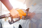 Može vam spasiti život: Zašto je važno dodirnuti spoljašnjost automobila pre sipanja benzina