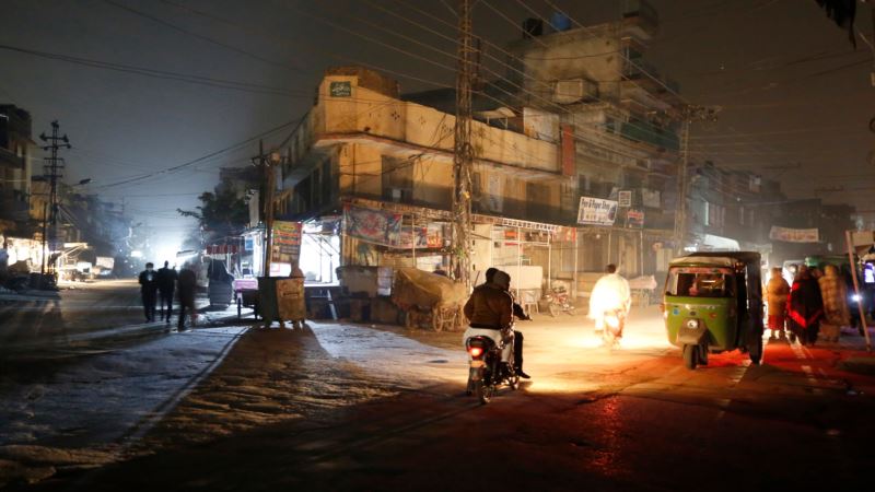 Mrak u najvećim gradovima Pakistana kao posledica nestanka struje